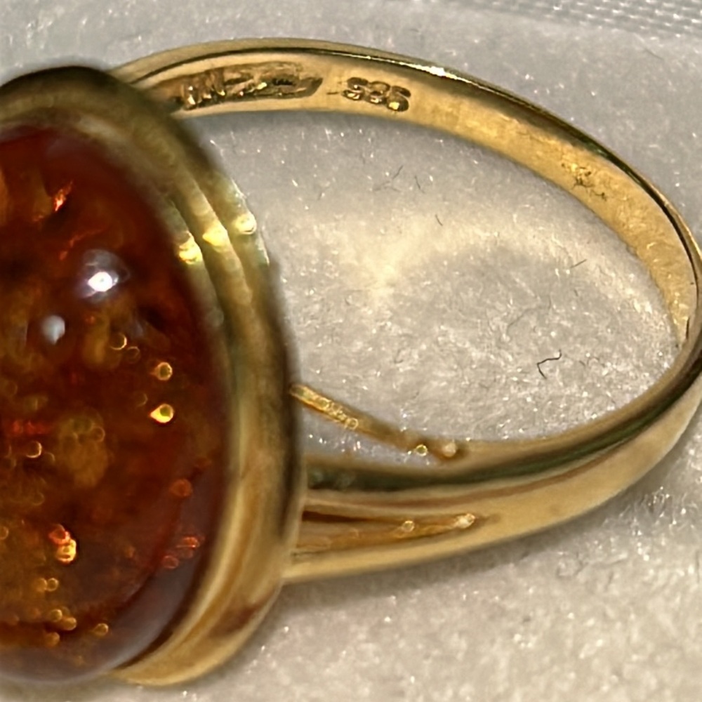 Solid 14K Yellow Gold Natural Oval Baltic Amber Ring Vintage Estate - Picture 13 of 14